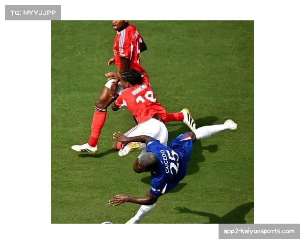 VAR判罚精度引热议,毫米级越位判罚成焦点 VAR判罚精度引热议,毫米级越位判罚成焦点