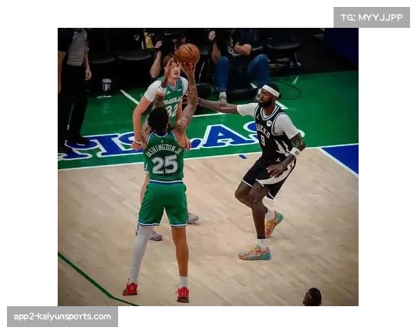 ESPN前瞻:独行侠胜率51.9%略高于雄鹿,双方战绩接近 ESPN前瞻:独行侠胜率51.9%略高于雄鹿,双方战绩接近